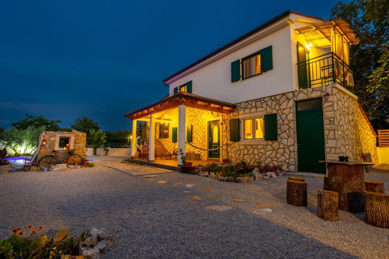 Villa Adastra มาลินสกา ภายนอก รูปภาพ