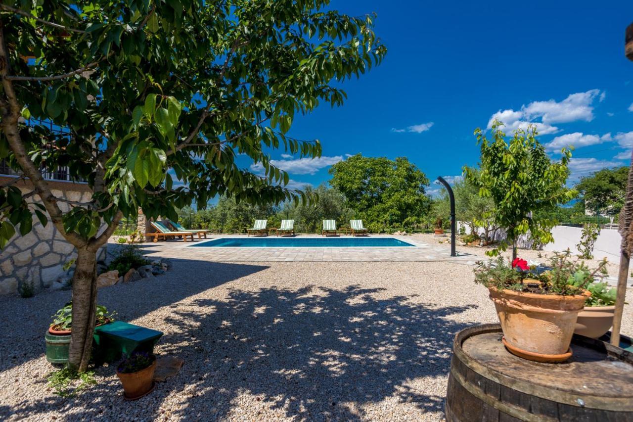 Villa Adastra มาลินสกา ภายนอก รูปภาพ
